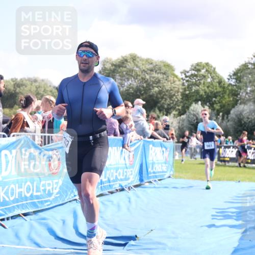 25.08.2024 - Elbe Triathlon Hamburg H.Heesch http://msf.ph/oto/6886715 25.08.2024 11:27:23 Ziel 337, 561, 625 meine-sportfotos.de