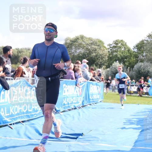 25.08.2024 - Elbe Triathlon Hamburg H.Heesch http://msf.ph/oto/6886719 25.08.2024 11:27:23 Ziel 337, 561, 625 meine-sportfotos.de