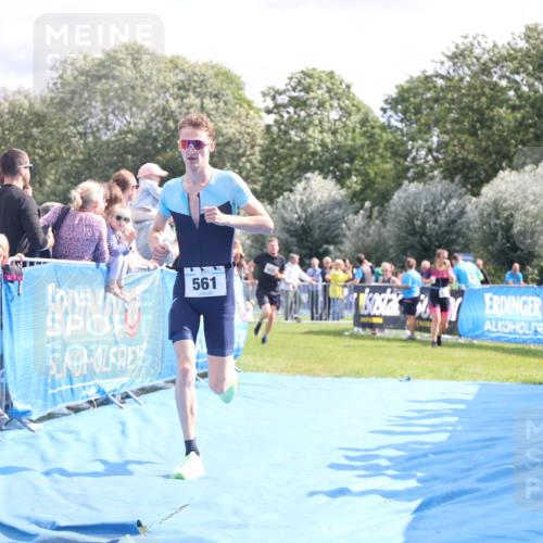 25.08.2024 - Elbe Triathlon Hamburg H.Heesch http://msf.ph/oto/6886728 25.08.2024 11:27:25 Ziel 337, 553, 561, 625 meine-sportfotos.de
