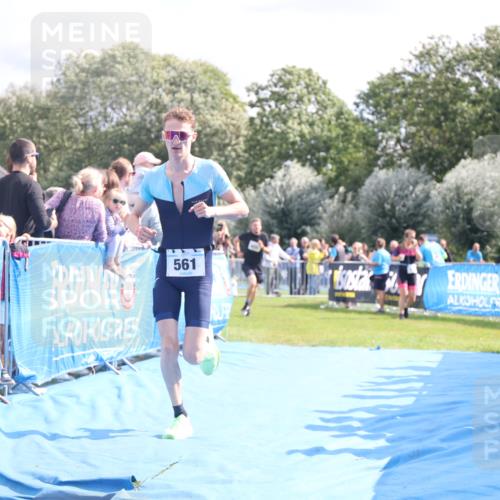 25.08.2024 - Elbe Triathlon Hamburg H.Heesch http://msf.ph/oto/6886730 25.08.2024 11:27:25 Ziel 337, 553, 561, 625 meine-sportfotos.de