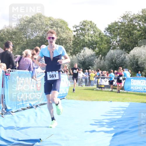 25.08.2024 - Elbe Triathlon Hamburg H.Heesch http://msf.ph/oto/6886732 25.08.2024 11:27:25 Ziel 337, 553, 561, 625 meine-sportfotos.de
