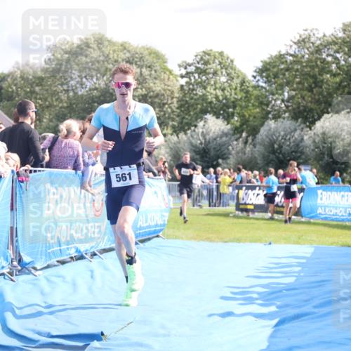 25.08.2024 - Elbe Triathlon Hamburg H.Heesch http://msf.ph/oto/6886734 25.08.2024 11:27:25 Ziel 337, 553, 561, 625 meine-sportfotos.de