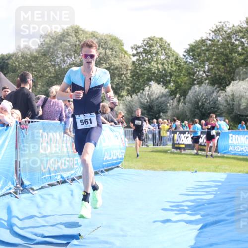 25.08.2024 - Elbe Triathlon Hamburg H.Heesch http://msf.ph/oto/6886736 25.08.2024 11:27:25 Ziel 337, 553, 561, 625 meine-sportfotos.de