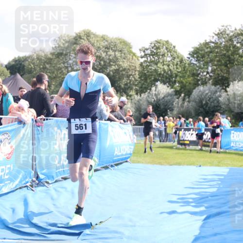 25.08.2024 - Elbe Triathlon Hamburg H.Heesch http://msf.ph/oto/6886742 25.08.2024 11:27:25 Ziel 337, 553, 561, 625 meine-sportfotos.de