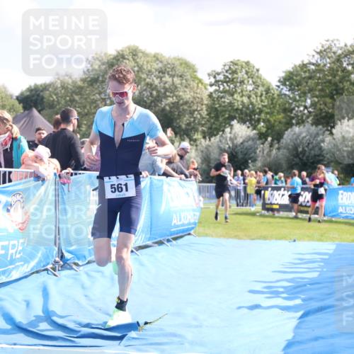 25.08.2024 - Elbe Triathlon Hamburg H.Heesch http://msf.ph/oto/6886744 25.08.2024 11:27:25 Ziel 337, 553, 561, 625 meine-sportfotos.de