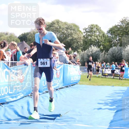25.08.2024 - Elbe Triathlon Hamburg H.Heesch http://msf.ph/oto/6886750 25.08.2024 11:27:25 Ziel 337, 553, 561, 625 meine-sportfotos.de