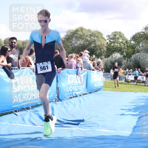 25.08.2024 - Elbe Triathlon Hamburg H.Heesch http://msf.ph/oto/6886763 25.08.2024 11:27:26 Ziel 337, 553, 561, 625 meine-sportfotos.de