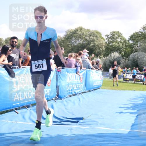 25.08.2024 - Elbe Triathlon Hamburg H.Heesch http://msf.ph/oto/6886765 25.08.2024 11:27:26 Ziel 337, 553, 561, 625 meine-sportfotos.de