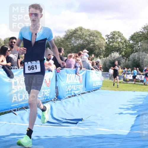 25.08.2024 - Elbe Triathlon Hamburg H.Heesch http://msf.ph/oto/6886767 25.08.2024 11:27:26 Ziel 337, 553, 561, 625 meine-sportfotos.de