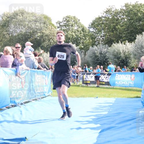 25.08.2024 - Elbe Triathlon Hamburg H.Heesch http://msf.ph/oto/6886769 25.08.2024 11:27:28 Ziel 337, 553, 561, 625, 702 meine-sportfotos.de