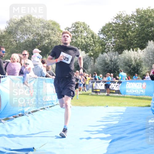 25.08.2024 - Elbe Triathlon Hamburg H.Heesch http://msf.ph/oto/6886775 25.08.2024 11:27:28 Ziel 337, 553, 561, 625, 702 meine-sportfotos.de