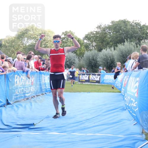 25.08.2024 - Elbe Triathlon Hamburg H.Heesch http://msf.ph/oto/6886776 25.08.2024 11:34:47 Ziel 651, 653, 706, 773 meine-sportfotos.de