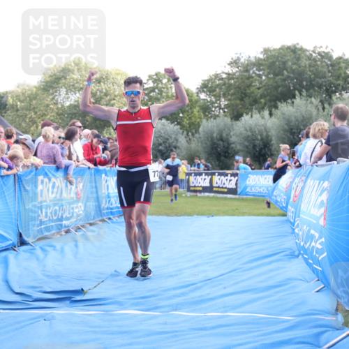 25.08.2024 - Elbe Triathlon Hamburg H.Heesch http://msf.ph/oto/6886777 25.08.2024 11:34:47 Ziel 651, 653, 706, 773 meine-sportfotos.de