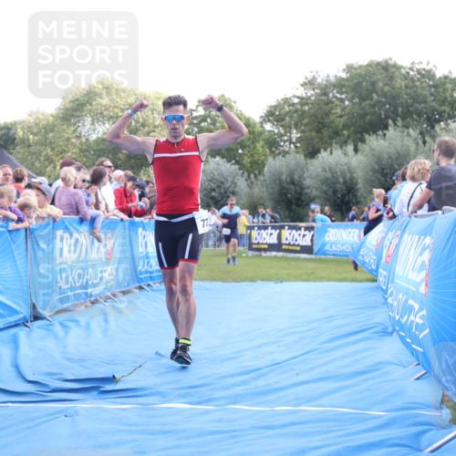25.08.2024 - Elbe Triathlon Hamburg H.Heesch http://msf.ph/oto/6886779 25.08.2024 11:34:47 Ziel 651, 653, 706, 773 meine-sportfotos.de