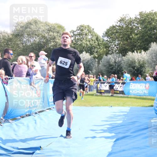 25.08.2024 - Elbe Triathlon Hamburg H.Heesch http://msf.ph/oto/6886780 25.08.2024 11:27:28 Ziel 337, 553, 561, 625, 702 meine-sportfotos.de