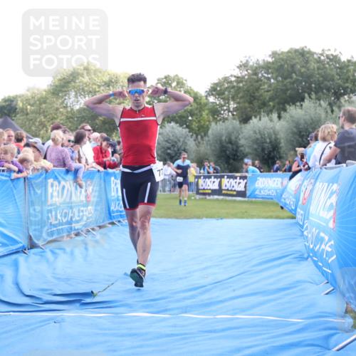 25.08.2024 - Elbe Triathlon Hamburg H.Heesch http://msf.ph/oto/6886782 25.08.2024 11:34:47 Ziel 651, 653, 706, 773 meine-sportfotos.de