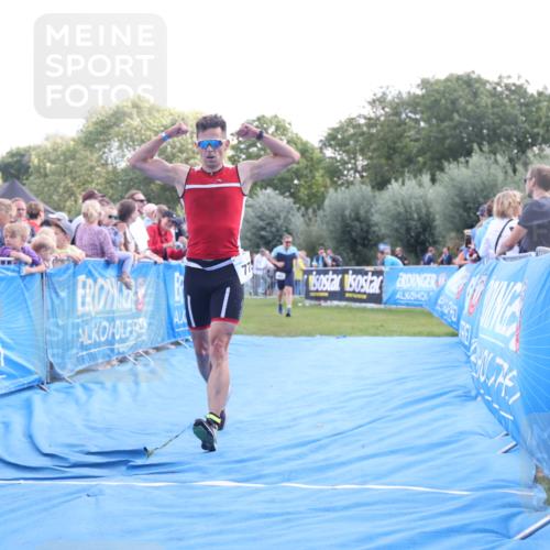 25.08.2024 - Elbe Triathlon Hamburg H.Heesch http://msf.ph/oto/6886784 25.08.2024 11:34:47 Ziel 651, 653, 706, 773 meine-sportfotos.de