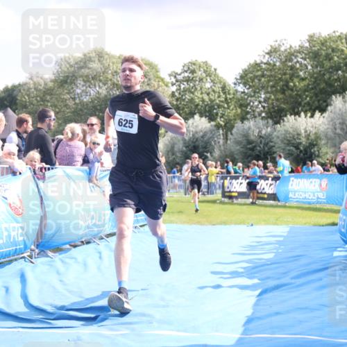 25.08.2024 - Elbe Triathlon Hamburg H.Heesch http://msf.ph/oto/6886785 25.08.2024 11:27:29 Ziel 337, 553, 561, 625, 657, 702 meine-sportfotos.de