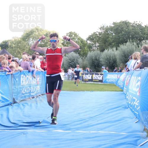 25.08.2024 - Elbe Triathlon Hamburg H.Heesch http://msf.ph/oto/6886789 25.08.2024 11:34:47 Ziel 651, 653, 706, 773 meine-sportfotos.de