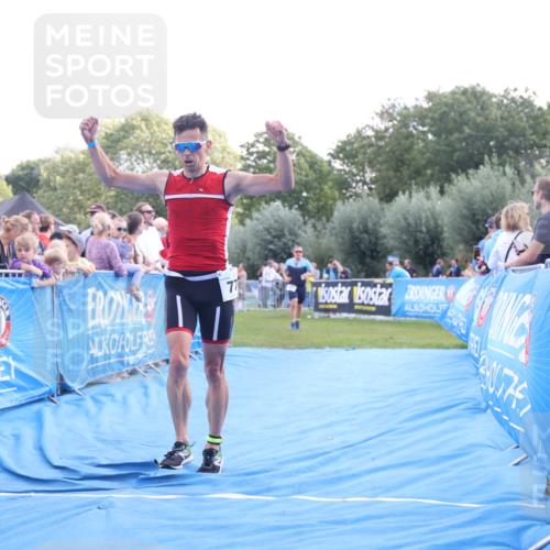 25.08.2024 - Elbe Triathlon Hamburg H.Heesch http://msf.ph/oto/6886795 25.08.2024 11:34:47 Ziel 651, 653, 706, 773 meine-sportfotos.de