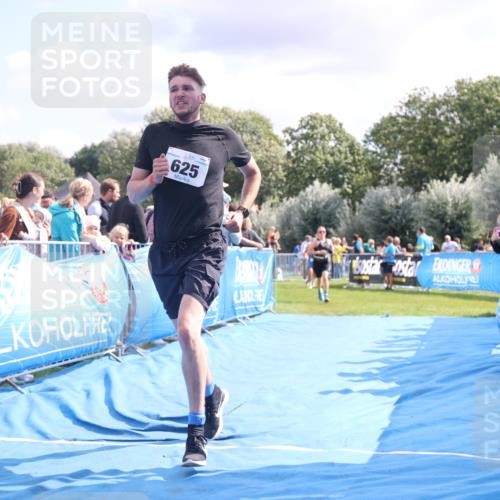 25.08.2024 - Elbe Triathlon Hamburg H.Heesch http://msf.ph/oto/6886796 25.08.2024 11:27:29 Ziel 337, 553, 561, 625, 657, 702 meine-sportfotos.de