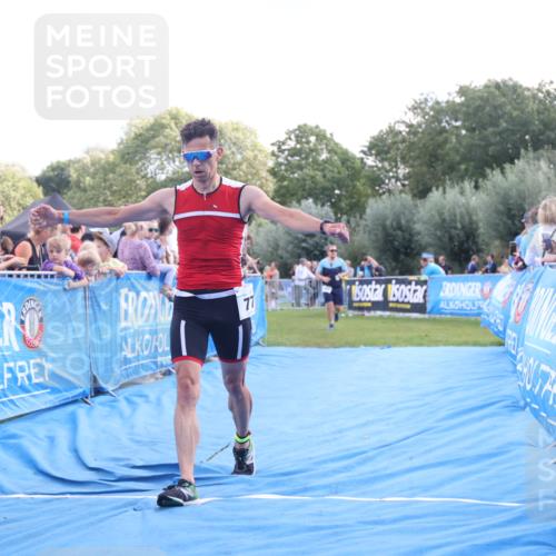 25.08.2024 - Elbe Triathlon Hamburg H.Heesch http://msf.ph/oto/6886803 25.08.2024 11:34:47 Ziel 651, 653, 706, 773 meine-sportfotos.de