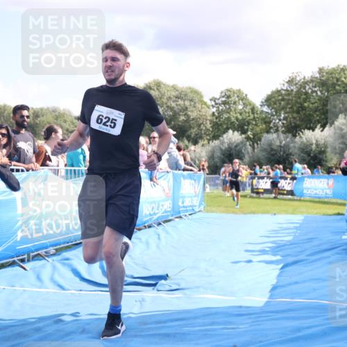 25.08.2024 - Elbe Triathlon Hamburg H.Heesch http://msf.ph/oto/6886804 25.08.2024 11:27:29 Ziel 337, 553, 561, 625, 657, 702 meine-sportfotos.de