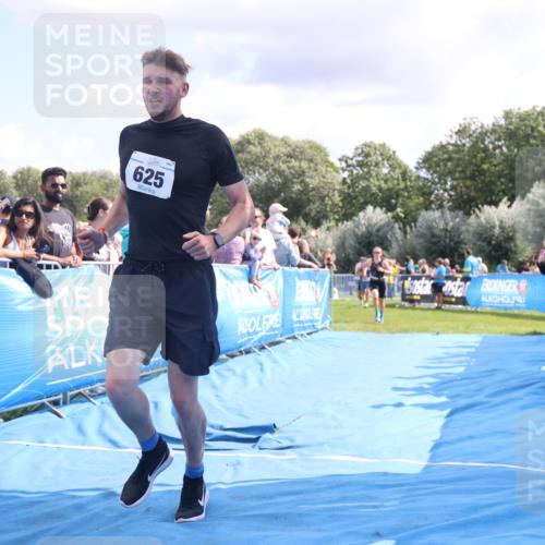 25.08.2024 - Elbe Triathlon Hamburg H.Heesch http://msf.ph/oto/6886806 25.08.2024 11:27:29 Ziel 337, 553, 561, 625, 657, 702 meine-sportfotos.de