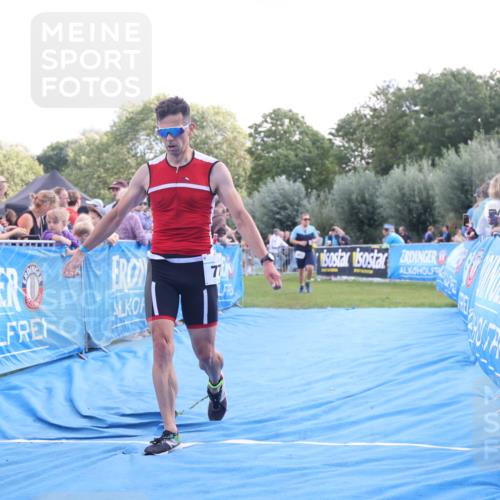 25.08.2024 - Elbe Triathlon Hamburg H.Heesch http://msf.ph/oto/6886807 25.08.2024 11:34:48 Ziel 651, 653, 706, 773 meine-sportfotos.de