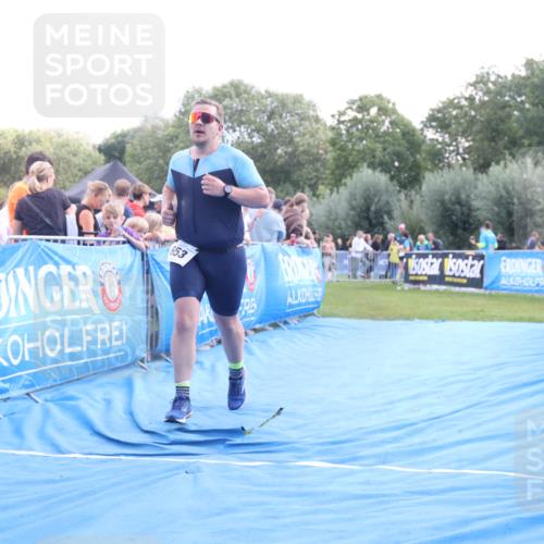 25.08.2024 - Elbe Triathlon Hamburg H.Heesch http://msf.ph/oto/6886819 25.08.2024 11:34:53 Ziel 653, 773 meine-sportfotos.de