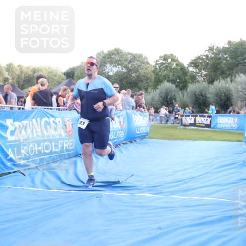 25.08.2024 - Elbe Triathlon Hamburg H.Heesch http://msf.ph/oto/6886822 25.08.2024 11:34:53 Ziel 653, 773 meine-sportfotos.de
