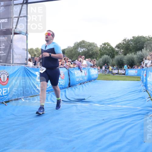 25.08.2024 - Elbe Triathlon Hamburg H.Heesch http://msf.ph/oto/6886832 25.08.2024 11:34:54 Ziel 653, 773 meine-sportfotos.de
