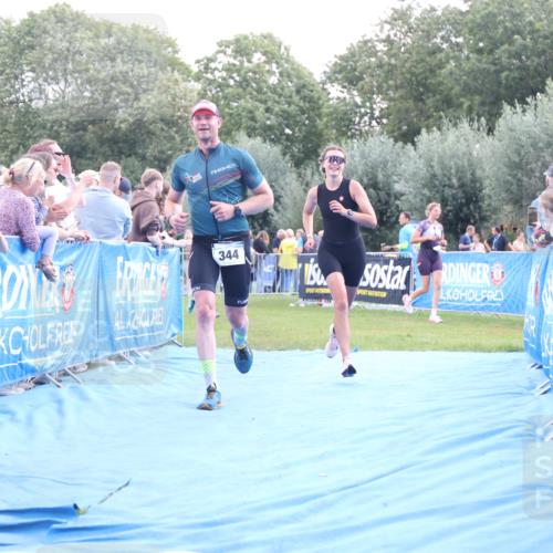 25.08.2024 - Elbe Triathlon Hamburg H.Heesch http://msf.ph/oto/6886833 25.08.2024 11:35:02 Ziel 344, 484 meine-sportfotos.de