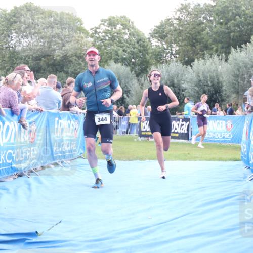25.08.2024 - Elbe Triathlon Hamburg H.Heesch http://msf.ph/oto/6886835 25.08.2024 11:35:02 Ziel 344, 484 meine-sportfotos.de