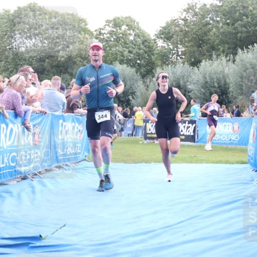 25.08.2024 - Elbe Triathlon Hamburg H.Heesch http://msf.ph/oto/6886837 25.08.2024 11:35:02 Ziel 344, 484 meine-sportfotos.de