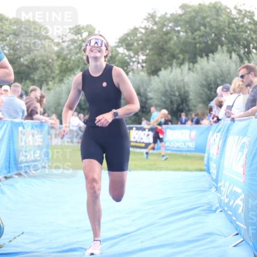 25.08.2024 - Elbe Triathlon Hamburg H.Heesch http://msf.ph/oto/6886844 25.08.2024 11:35:04 Ziel 344, 484 meine-sportfotos.de