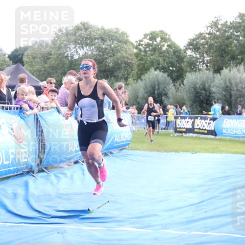 25.08.2024 - Elbe Triathlon Hamburg H.Heesch http://msf.ph/oto/6886869 25.08.2024 11:35:13 Ziel 352, 463, 686 meine-sportfotos.de