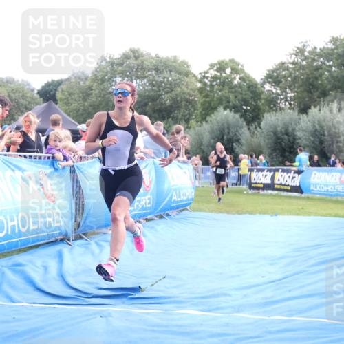 25.08.2024 - Elbe Triathlon Hamburg H.Heesch http://msf.ph/oto/6886871 25.08.2024 11:35:13 Ziel 352, 463, 686 meine-sportfotos.de