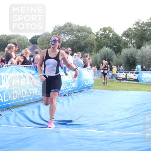 25.08.2024 - Elbe Triathlon Hamburg H.Heesch http://msf.ph/oto/6886873 25.08.2024 11:35:13 Ziel 352, 463, 686 meine-sportfotos.de