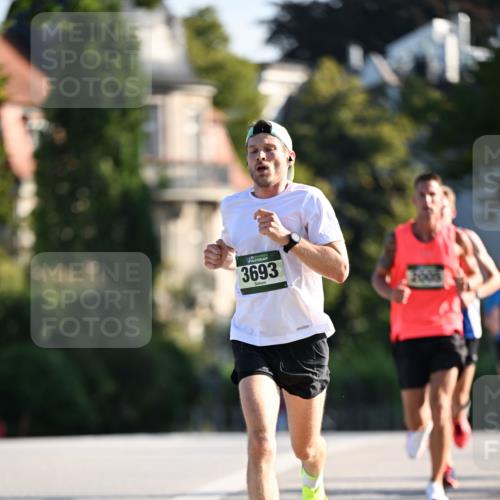 01.09.2024 - BARMER Alsterlauf Dr. Thomas Lammeyer http://msf.ph/oto/6887296 01.09.2024 09:19:28 Laufen 3693 meine-sportfotos.de