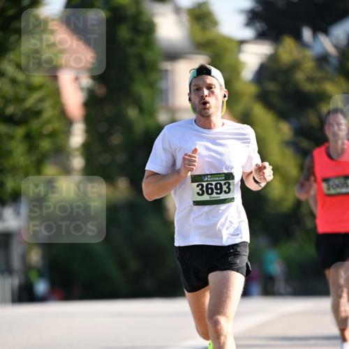01.09.2024 - BARMER Alsterlauf Dr. Thomas Lammeyer http://msf.ph/oto/6887299 01.09.2024 09:19:29 Laufen 3693 meine-sportfotos.de