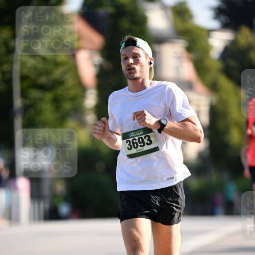 01.09.2024 - BARMER Alsterlauf Dr. Thomas Lammeyer http://msf.ph/oto/6887302 01.09.2024 09:19:29 Laufen 35, 15, 3693 meine-sportfotos.de