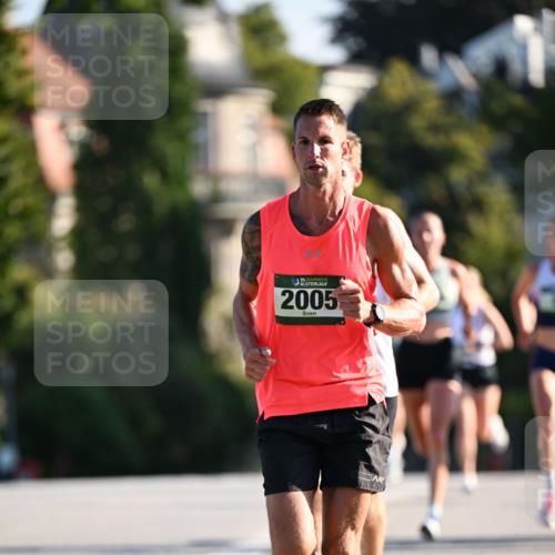 01.09.2024 - BARMER Alsterlauf Dr. Thomas Lammeyer http://msf.ph/oto/6887308 01.09.2024 09:19:30 Laufen 35, 2005 meine-sportfotos.de