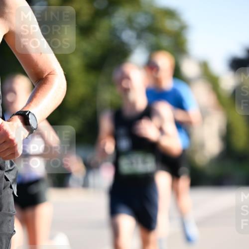 01.09.2024 - BARMER Alsterlauf Dr. Thomas Lammeyer http://msf.ph/oto/6887338 01.09.2024 09:19:36 Laufen  meine-sportfotos.de