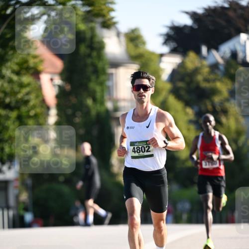 01.09.2024 - BARMER Alsterlauf Dr. Thomas Lammeyer http://msf.ph/oto/6887347 01.09.2024 09:19:40 Laufen 4802 meine-sportfotos.de