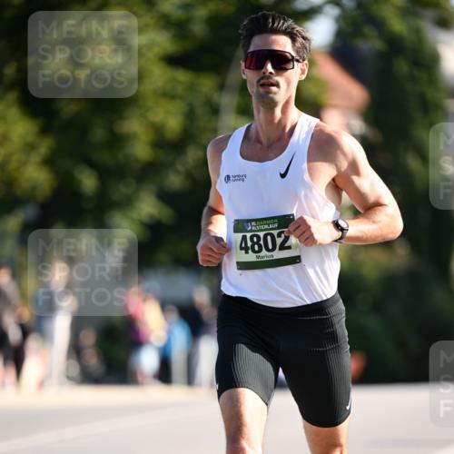 01.09.2024 - BARMER Alsterlauf Dr. Thomas Lammeyer http://msf.ph/oto/6887357 01.09.2024 09:19:42 Laufen 4802 meine-sportfotos.de