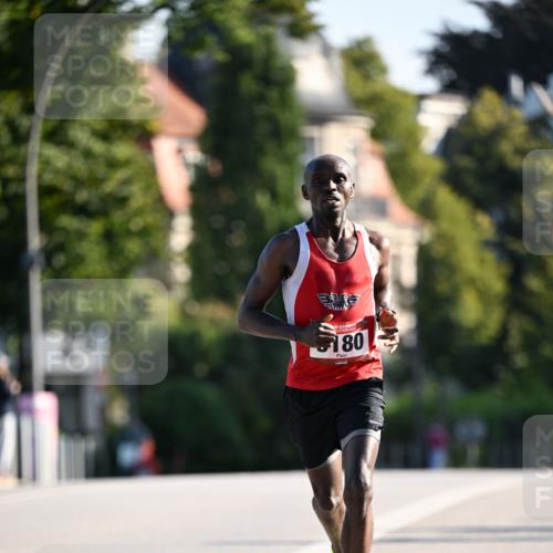 01.09.2024 - BARMER Alsterlauf Dr. Thomas Lammeyer http://msf.ph/oto/6887361 01.09.2024 09:19:43 Laufen 180 meine-sportfotos.de