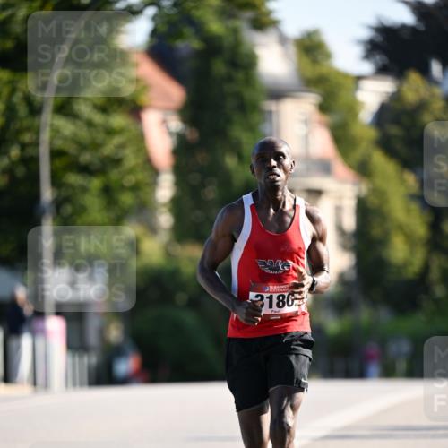 01.09.2024 - BARMER Alsterlauf Dr. Thomas Lammeyer http://msf.ph/oto/6887362 01.09.2024 09:19:43 Laufen 3180 meine-sportfotos.de