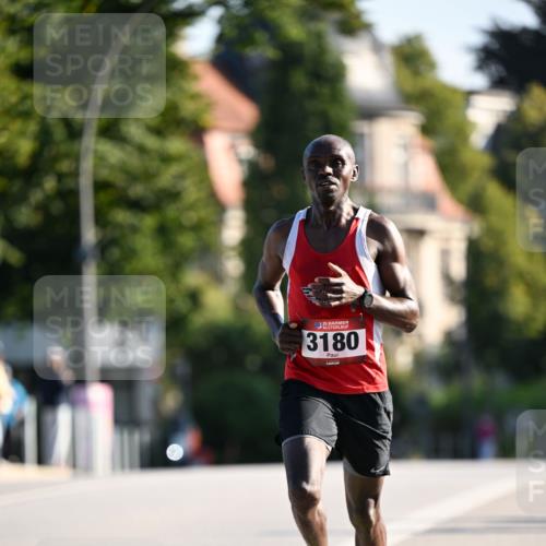 01.09.2024 - BARMER Alsterlauf Dr. Thomas Lammeyer http://msf.ph/oto/6887363 01.09.2024 09:19:43 Laufen 35, 3180 meine-sportfotos.de