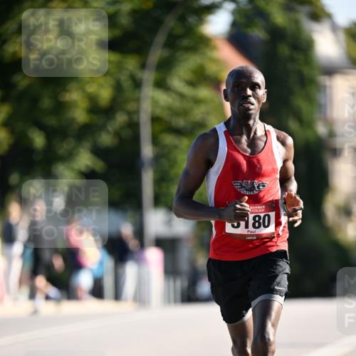 01.09.2024 - BARMER Alsterlauf Dr. Thomas Lammeyer http://msf.ph/oto/6887366 01.09.2024 09:19:43 Laufen 180 meine-sportfotos.de